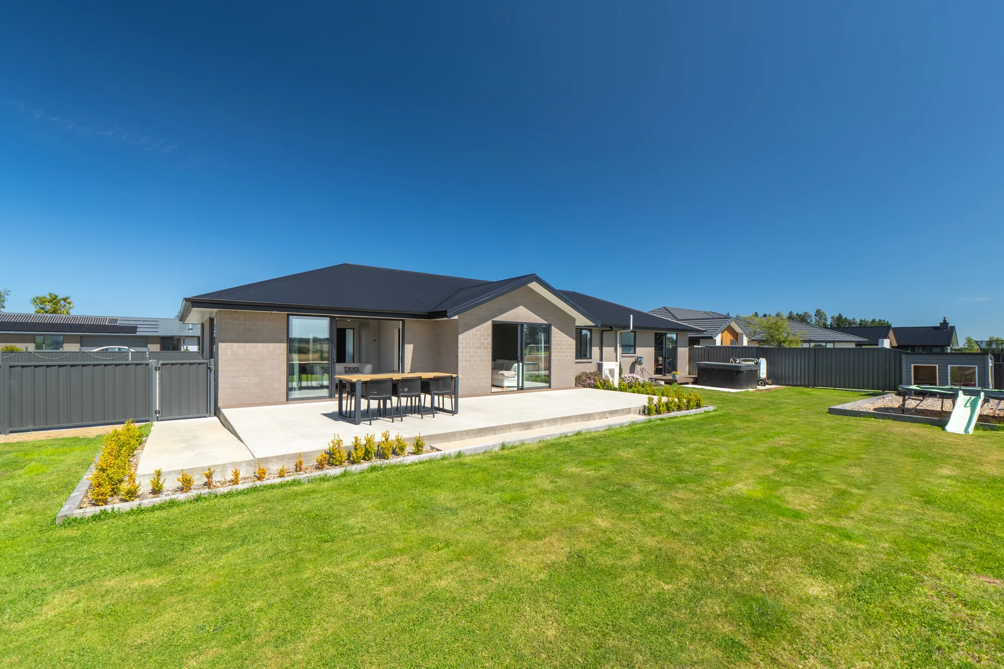 Grasmere 4房  Town convenience, country outlook