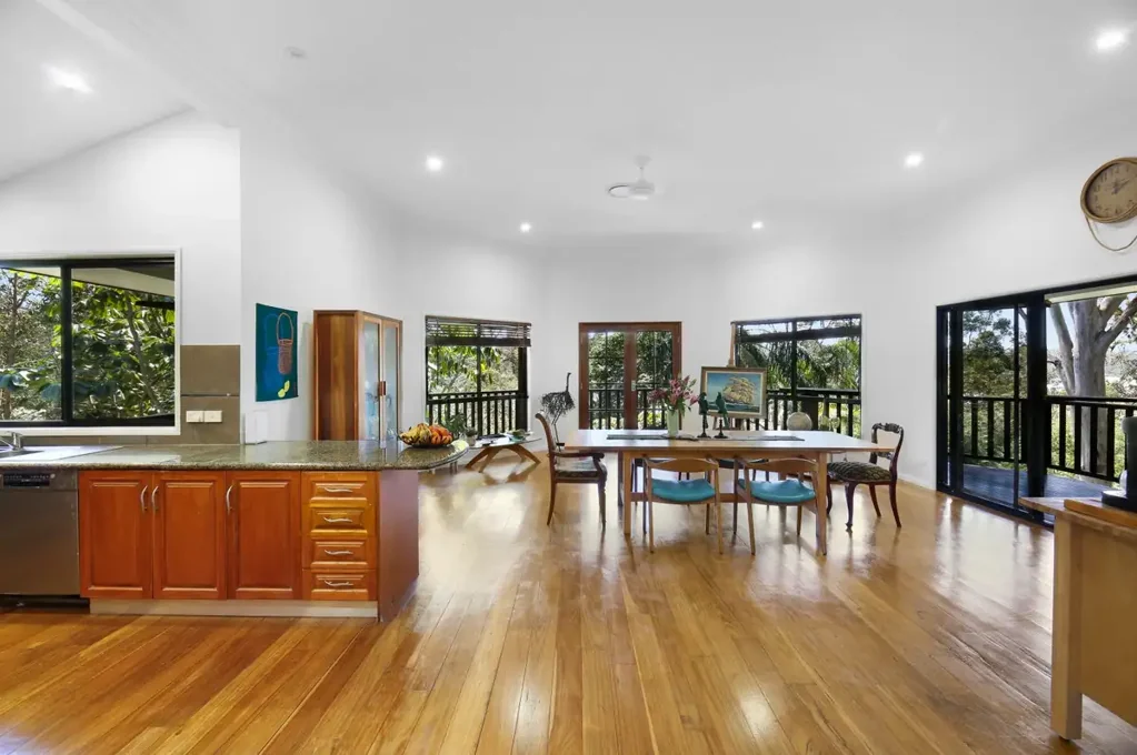Tallebudgera 7房  Elevated Tallebudgera Oasis a Private Paradise, Minutes from Schools, Beaches and Shopping