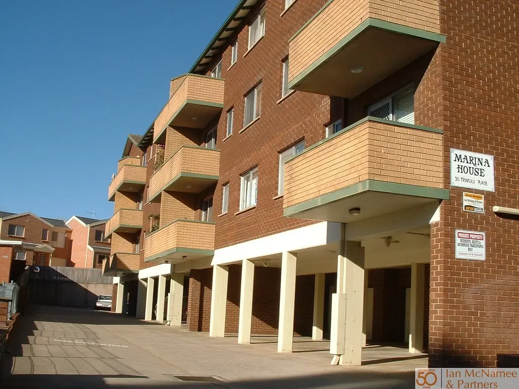 Spacious 2-Bedroom Unit Close to the River