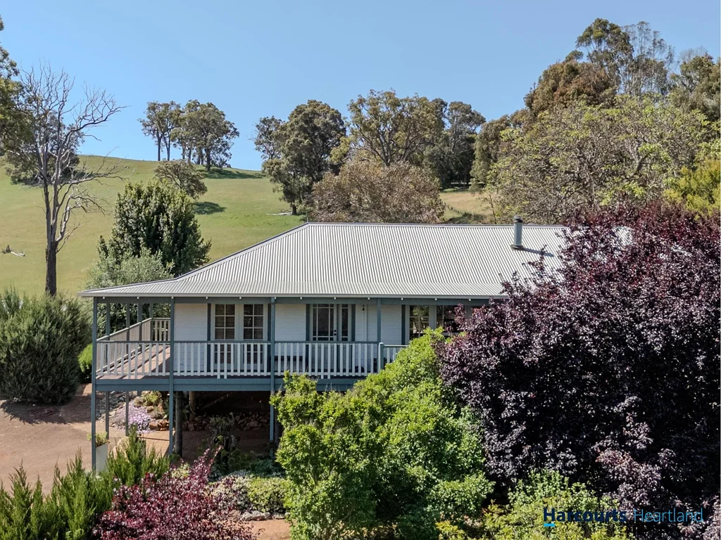 1 Chevis Court, Kangaroo Gully, WA 6255