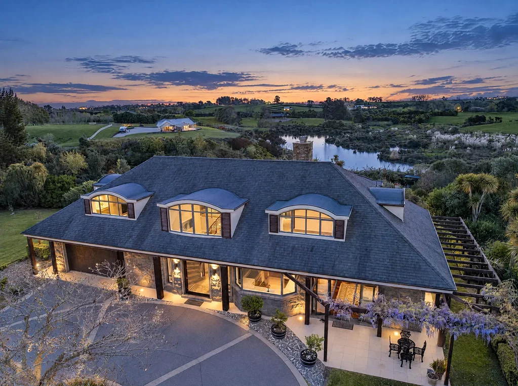 Karaka 5房  A Residence of Provenance and Substance