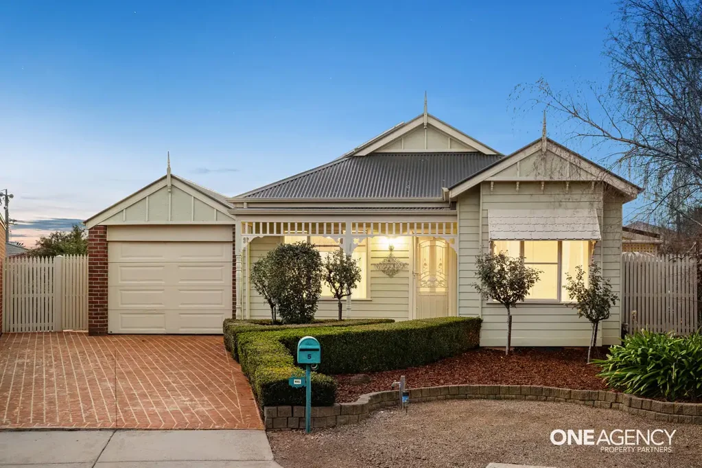 Altona Meadows 3房 宁静庭院中的迷人小屋生活 Charming Cottage Living in a Peaceful Court Setting