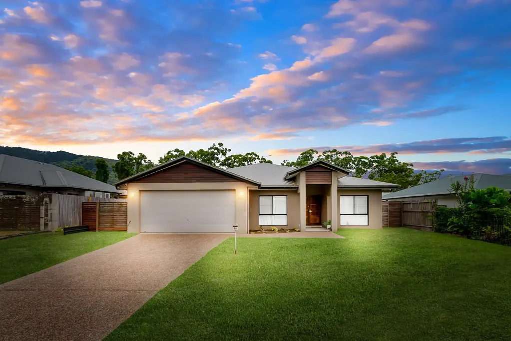 Bentley Park 4બેડરૂમ Expansive Home in a Family Friendly Estate