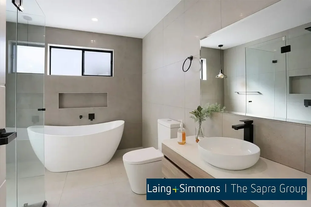 Rouse Hill 4ਬੈੱਡਰੂਮ Brand New 4-Bedroom Corner Block Home - call Dan Aul on 0451 130 420 to book an appointment.