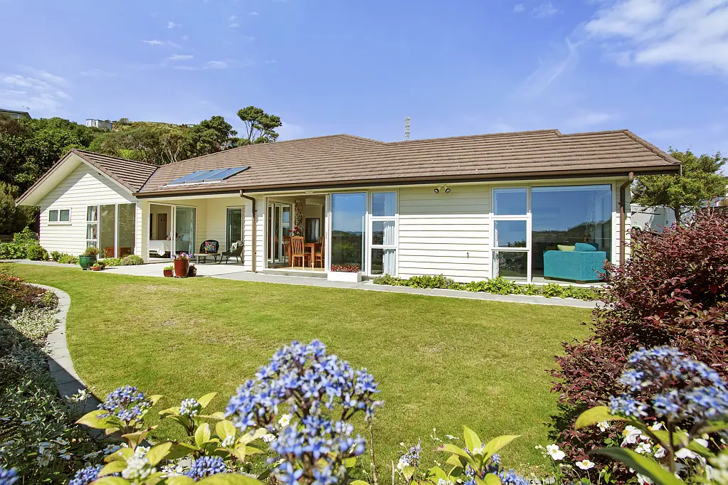 206 Navigation Drive, Whitby, Porirua, Wellington