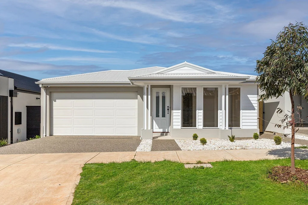 33 Flycatcher Road, Sunbury, VIC 3429