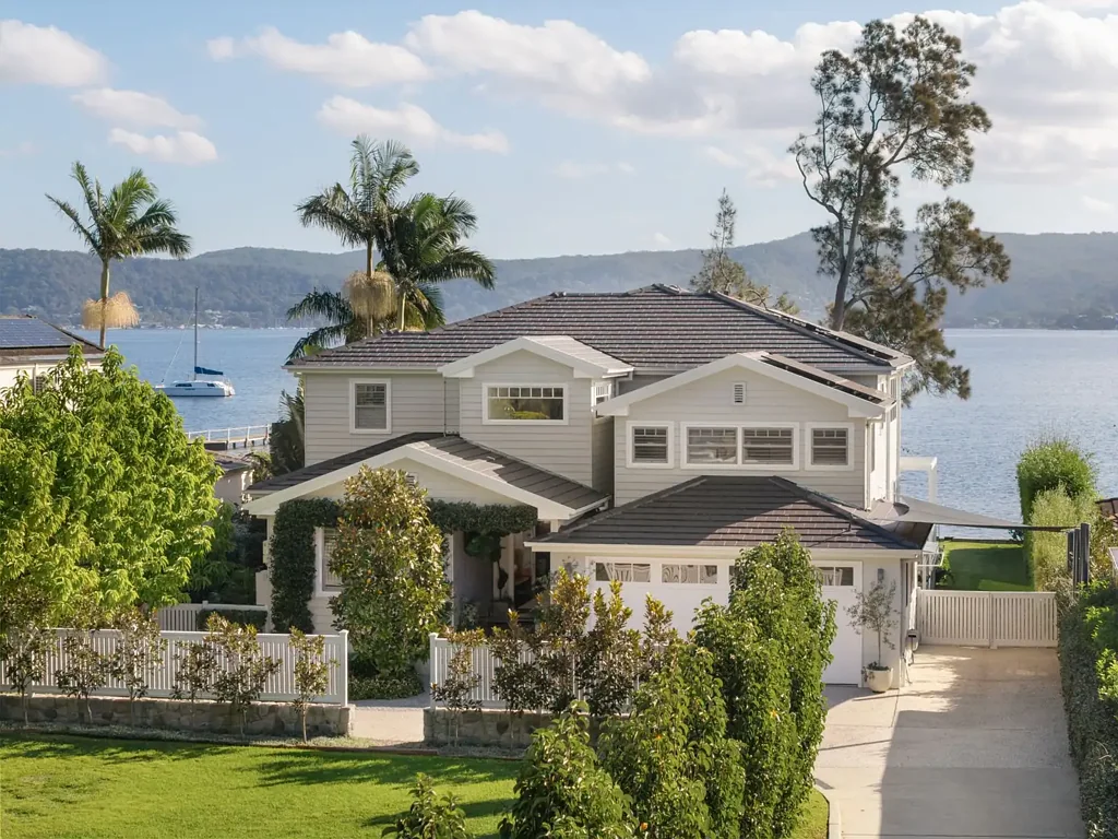 263 Avoca Drive, Green Point, NSW 2251