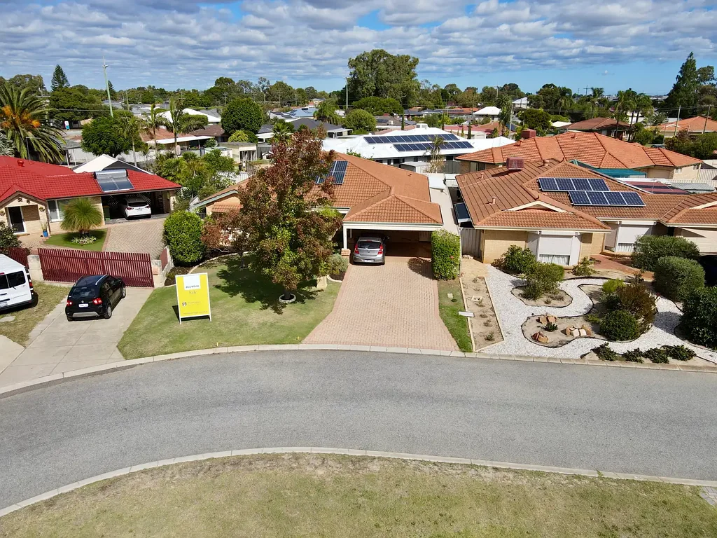 15 Edelweiss Way, Beckenham, WA 6107