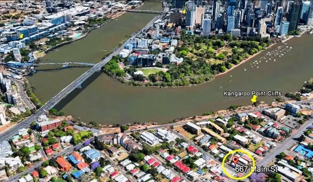Kangaroo Point 3 Bedroom SOLD PRIOR TO AUCTION - AUCTION CANCELLED - Investment with Options to Change the Usage!