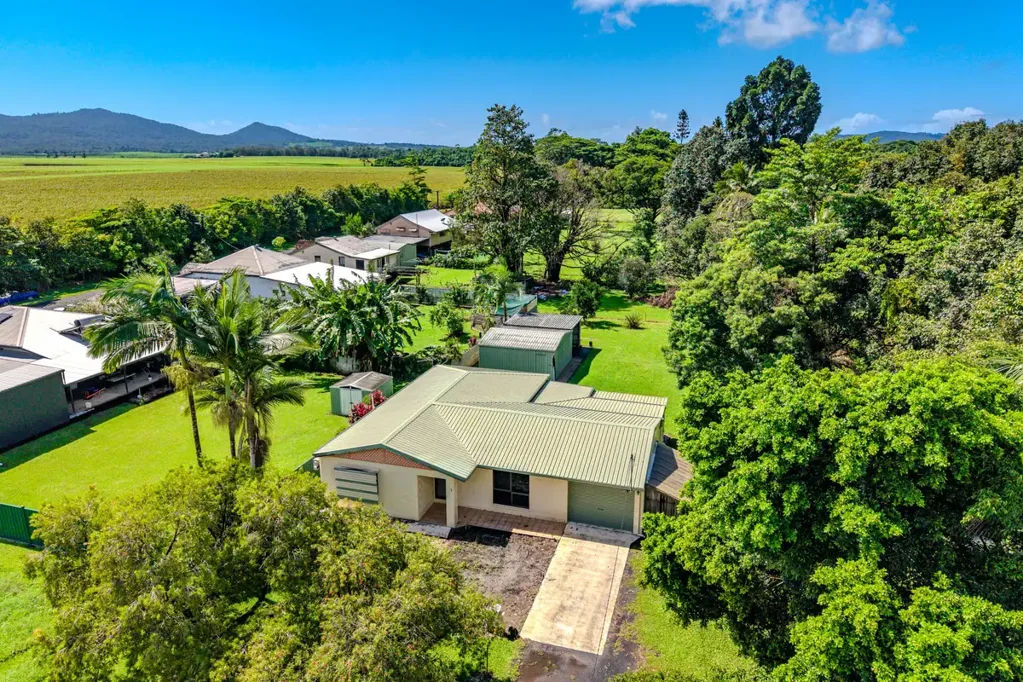 Goondi Bend 4 Slaapkamer Family Home with Shed, Space & Potential