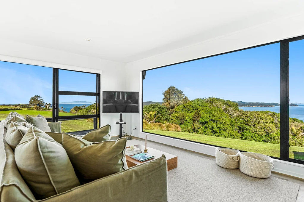Tawharanui Peninsula 3 Bedroom Breathtaking Coastal Hideaway