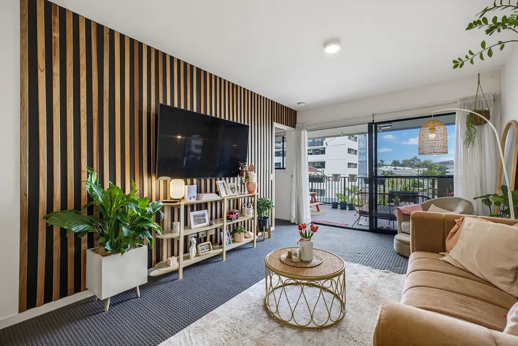 Sippy Downs 3 Slaapkamer Top Floor Corner Apartment in Sippy Downs | Light-Filled Modern Living & Prime Location