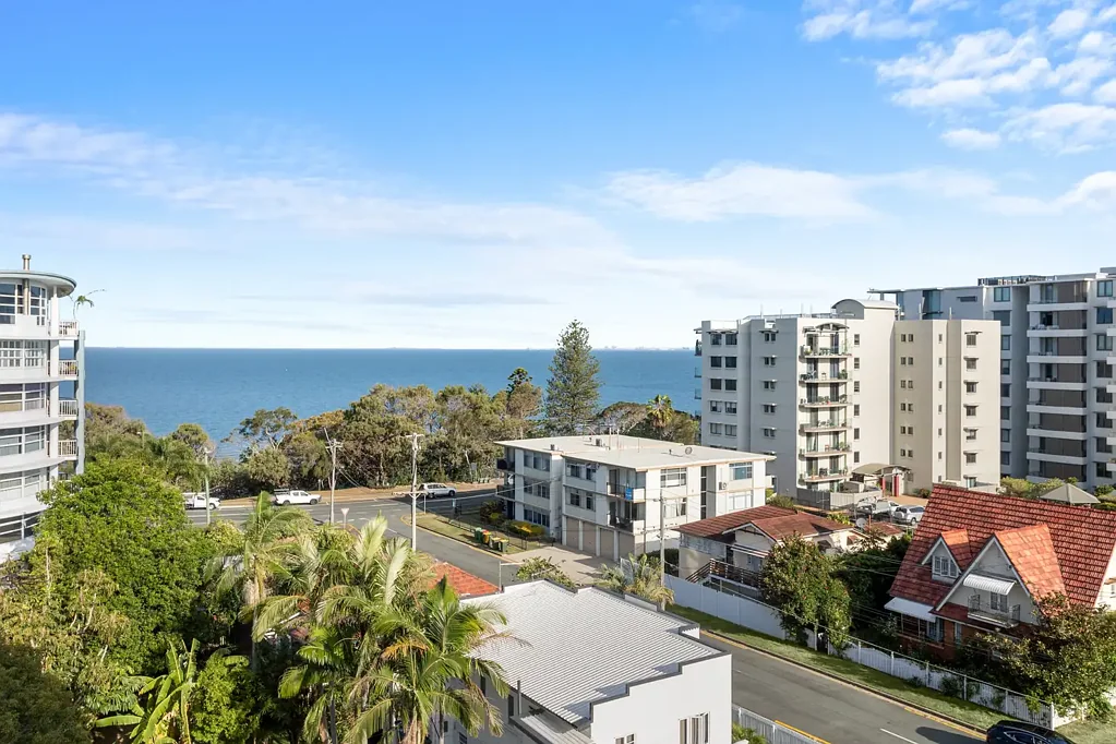 Redcliffe 2 Bedroom Skyline Position, Coastal Views & Exceptional Space