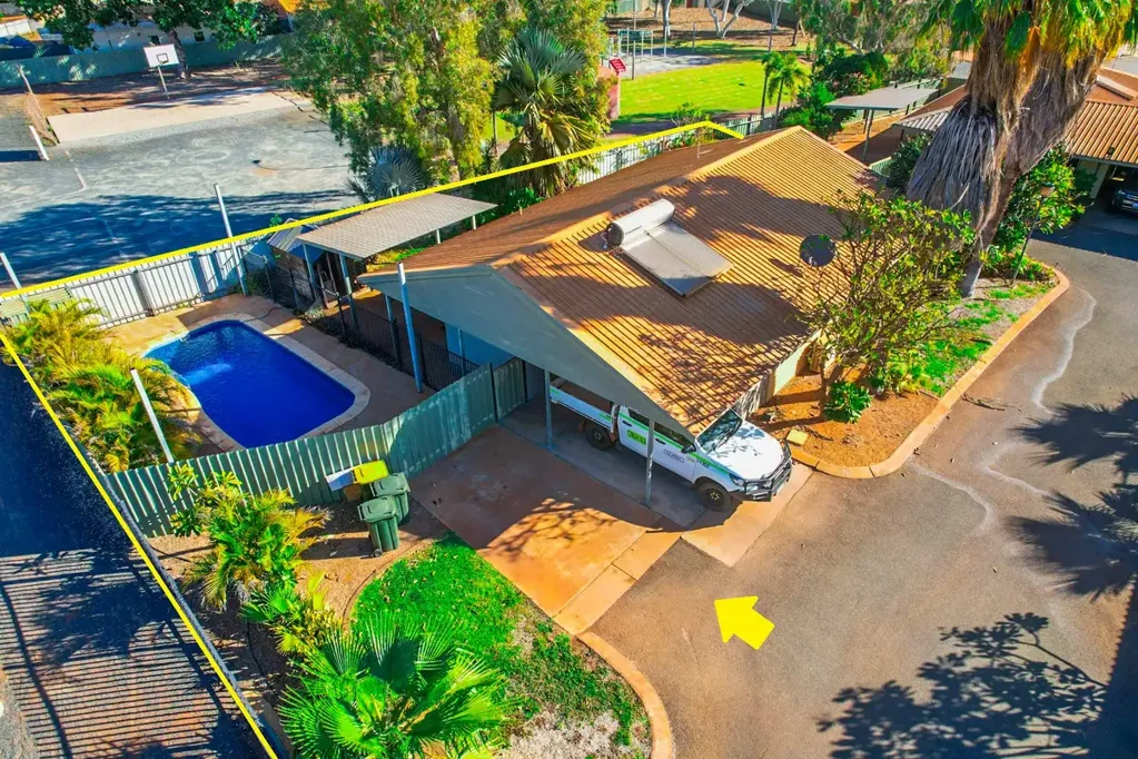 South Hedland 3Zimmer ENTRY LEVEL investment - BRICK, FULLY RENOVATED PLUS A SWIMMING POOL!!!!