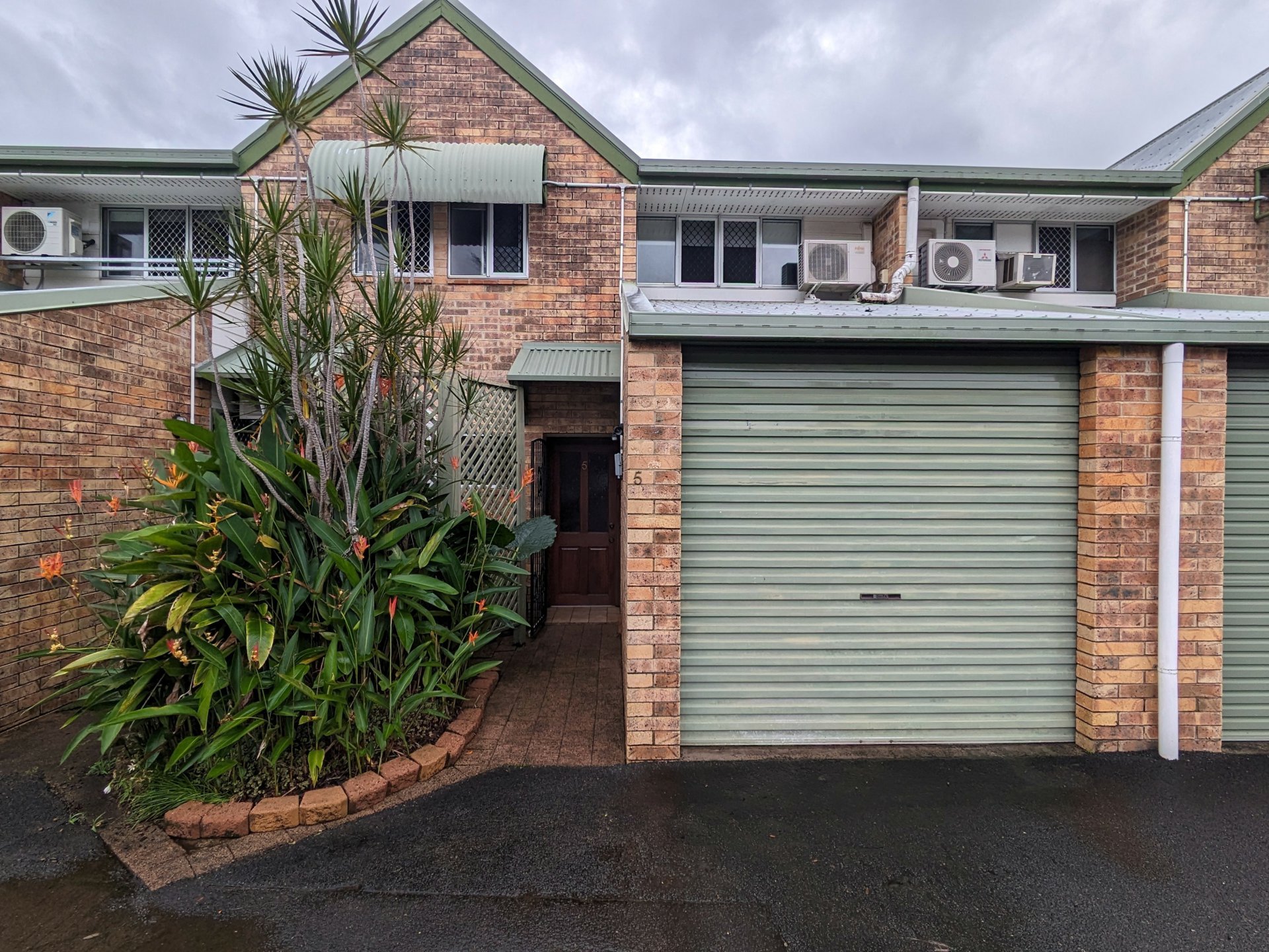 UNIT 5 69 LITTLE PEASE ST, MANOORA QLD 4870, 0 habitaciones, 0 baños, Townhouse