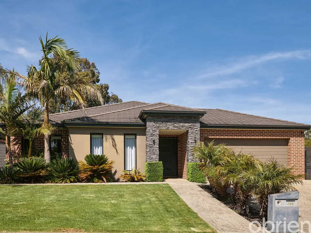 Warragul 4ਬੈੱਡਰੂਮ Imagine Family Living On A Grand Scale.
Can You Picture It?