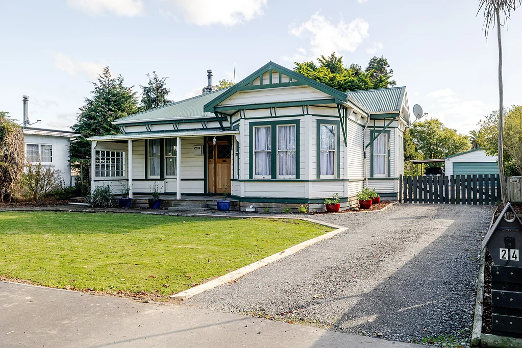 Pahiatua 3Habitaciones Character home with modern touches