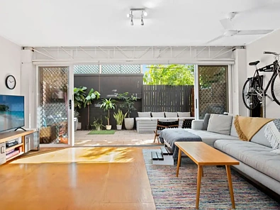 Mermaid Beach 2房  Boutique Beachside Living In The Heart of Nobbys!