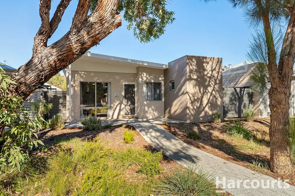 Coodanup 3部屋 Stylish, Light-Filled Living in Peaceful Frasers Landing Estate