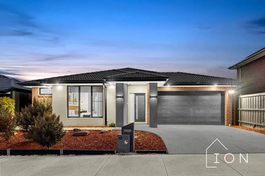 43 Blackhazel Crescent, Clyde North, VIC 3978