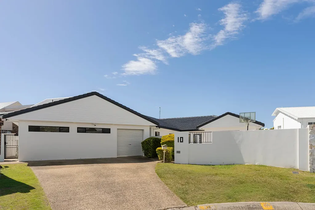 10 Australis Court, Mermaid Waters, QLD 4218