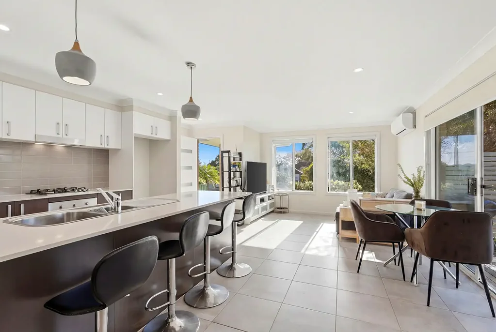 The Entrance 3ਬੈੱਡਰੂਮ Modern Freestanding Townhouse, Exceptional Location