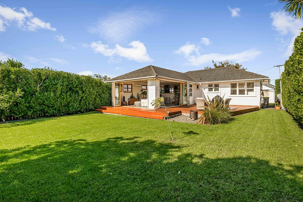 36 Totara Road, Te Atatu Peninsula, Waitakere City, Auckland