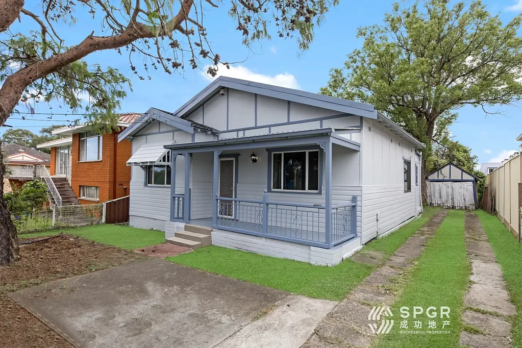Pendle Hill 3Phòng ngủ Rare 550sqm Opportunity – Build a Granny Flat, Create Dual Income (STCA)