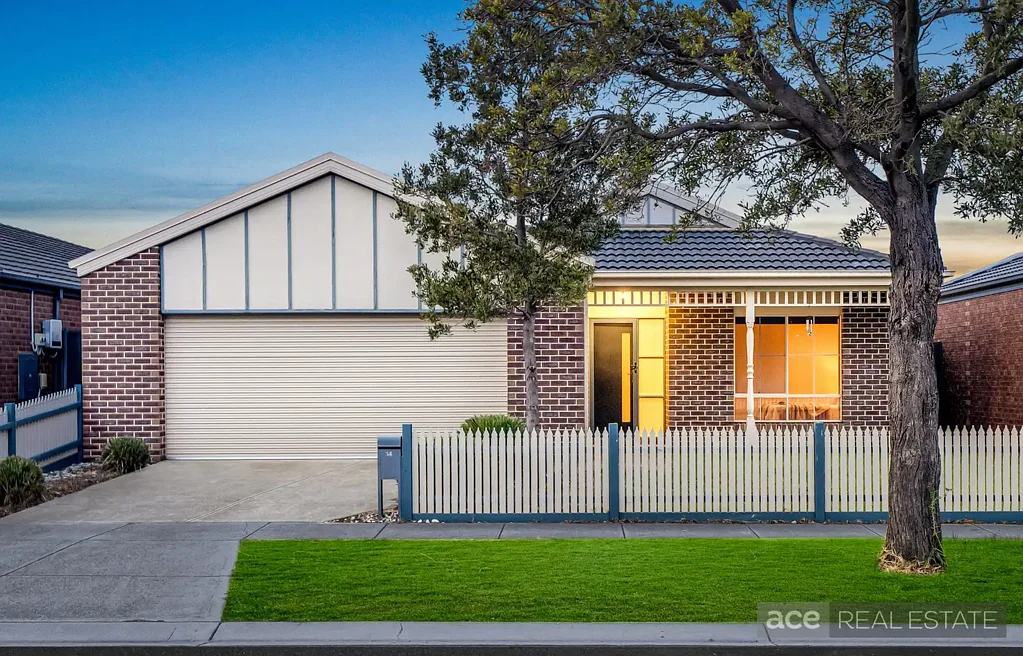 14 Field Street, Manor Lakes, VIC 3024
