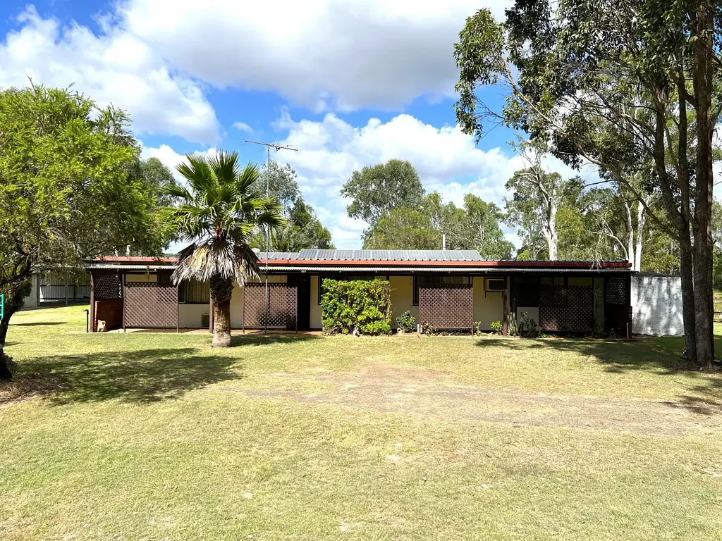 Nanango 3Kwarto Lifestyle Acreage with Exceptional Shedding