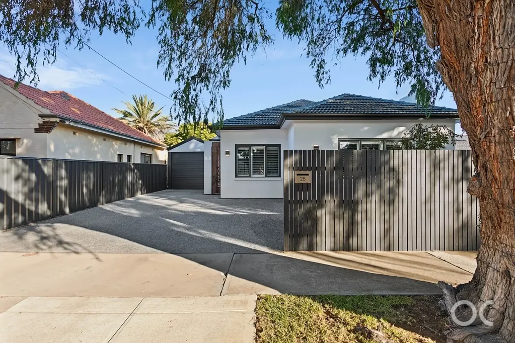 Largs North 4房  Coastal elegance with exceptional potential