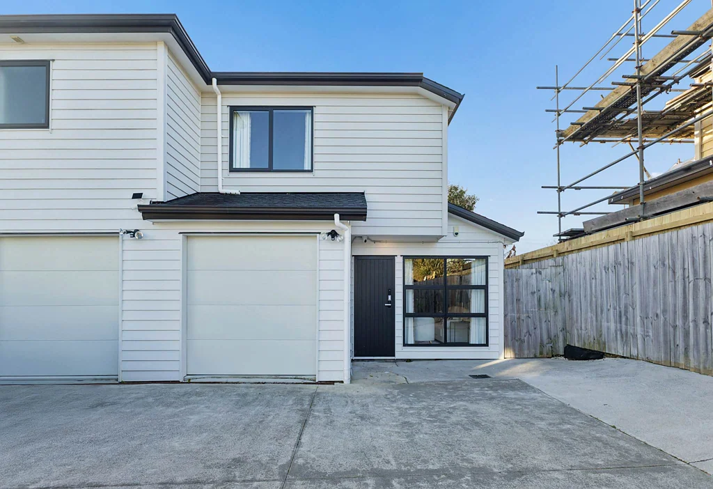 Manurewa 3 Slaapkamer DON’T WAIT FOR THE DEADLINE — MAKE YOUR MOVE NOW!