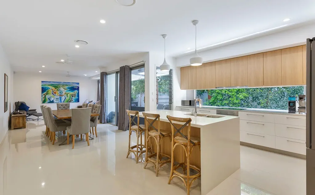 10B Drake Avenue, Paradise Point, QLD 4216