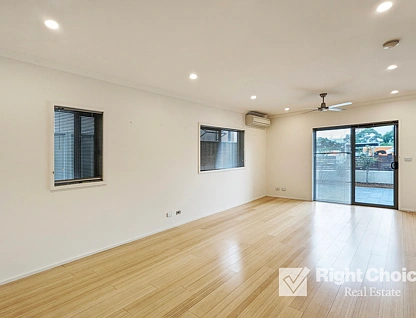 3/142 Princes Highway, Unanderra, Wollongong - Greater Region, 3房, 2浴, Townhouse