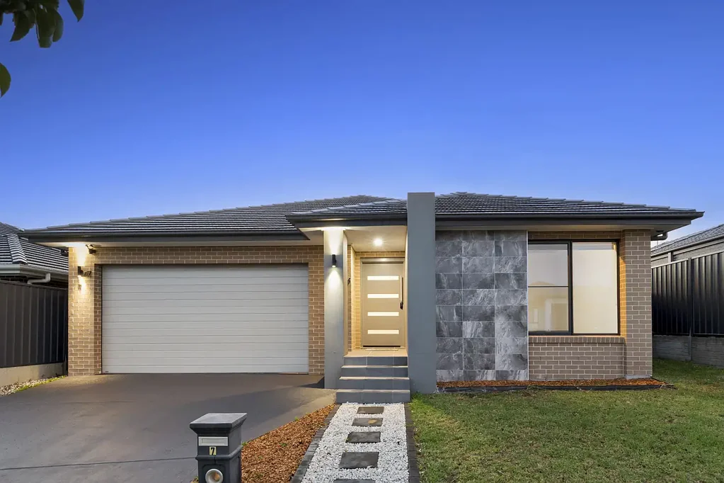 Fletcher 4房  Effortless Family Living in a Peaceful Bushland Setting