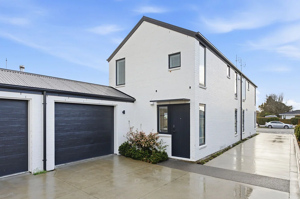 Spreydon 2कमरा Modern Townhouse with Internal-Access Garage