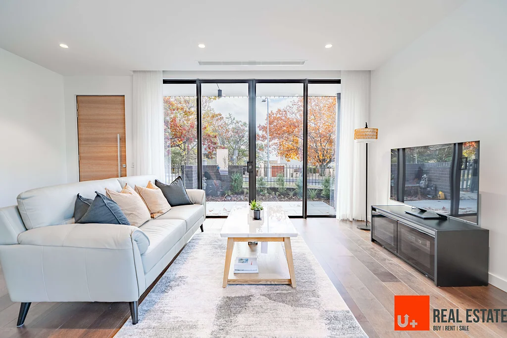 New Luxury 3-Bedroom Townhouse – Fully Furnished and Ready to Move In