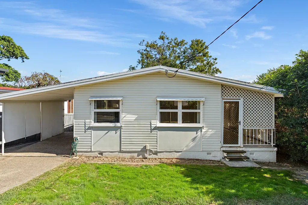 Southport 3chambre Charming Cottage with Endless Potential