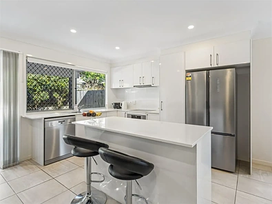 102/21 Emerald Place, Bridgeman Downs, QLD 4035, 3 Bedrooms, 2 Bathrooms, Townhouse