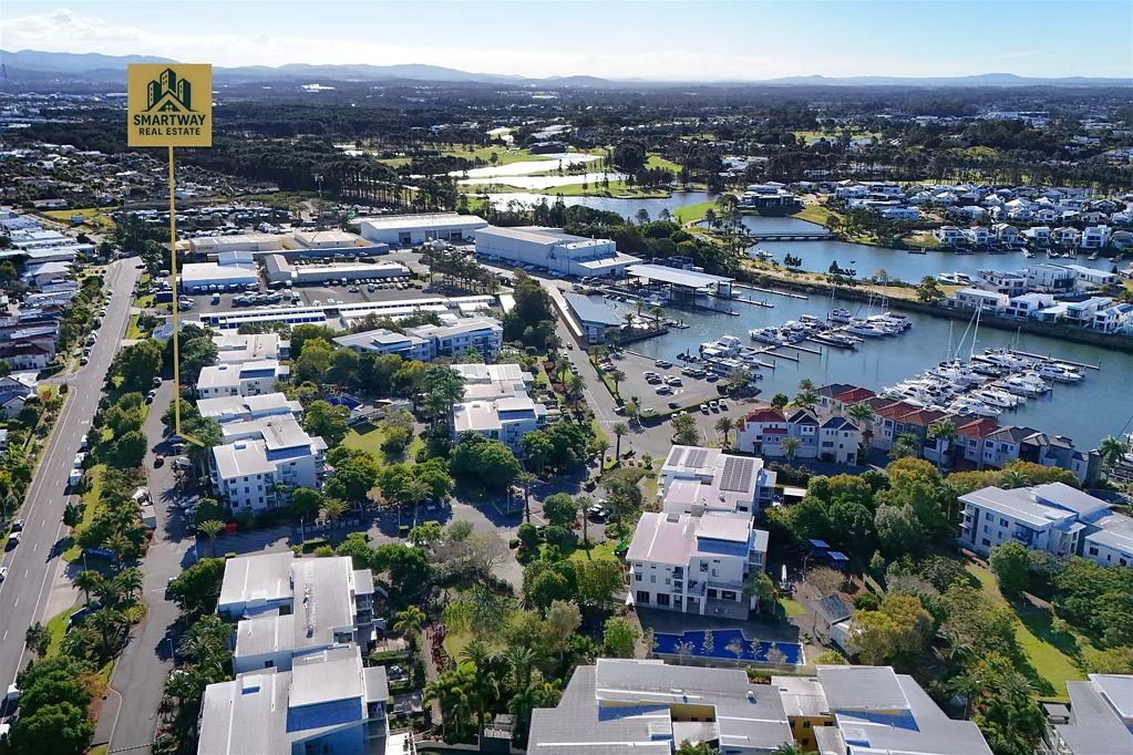 Hope Island 3Kwarto Rare GroundFloor Living with Two Outdoor Areas in a Premium Hope Island Precinct