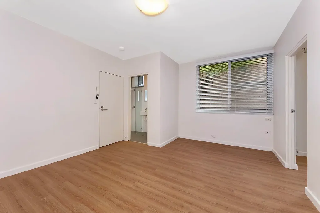 Studio in convenient location