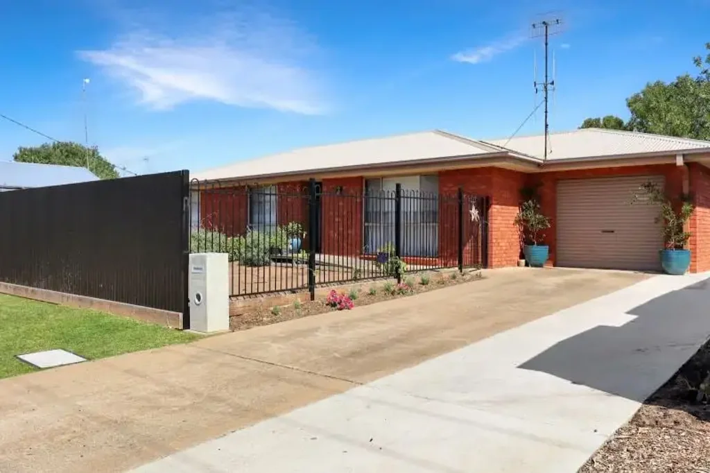125 Junction Street, Deniliquin, NSW 2710