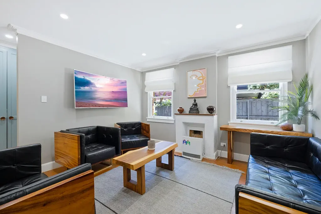 DESIGNER FURNISHED HOME READY TO LEASE