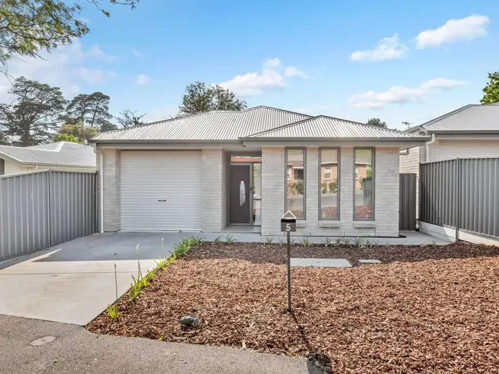 MODERN LIFESTYLE IN THE MIDDLE OF MT BARKER - "REGISTER TO BE NOTIFIED WHEN OPEN IS SCHEDULED"