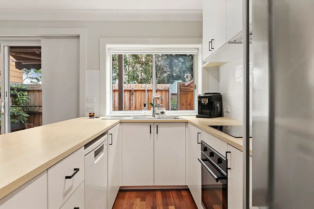 Gordon 2Moenga "Warra Wee"
Quiet Ground-Floor House/Villa-Style Apartment in a Prime Location