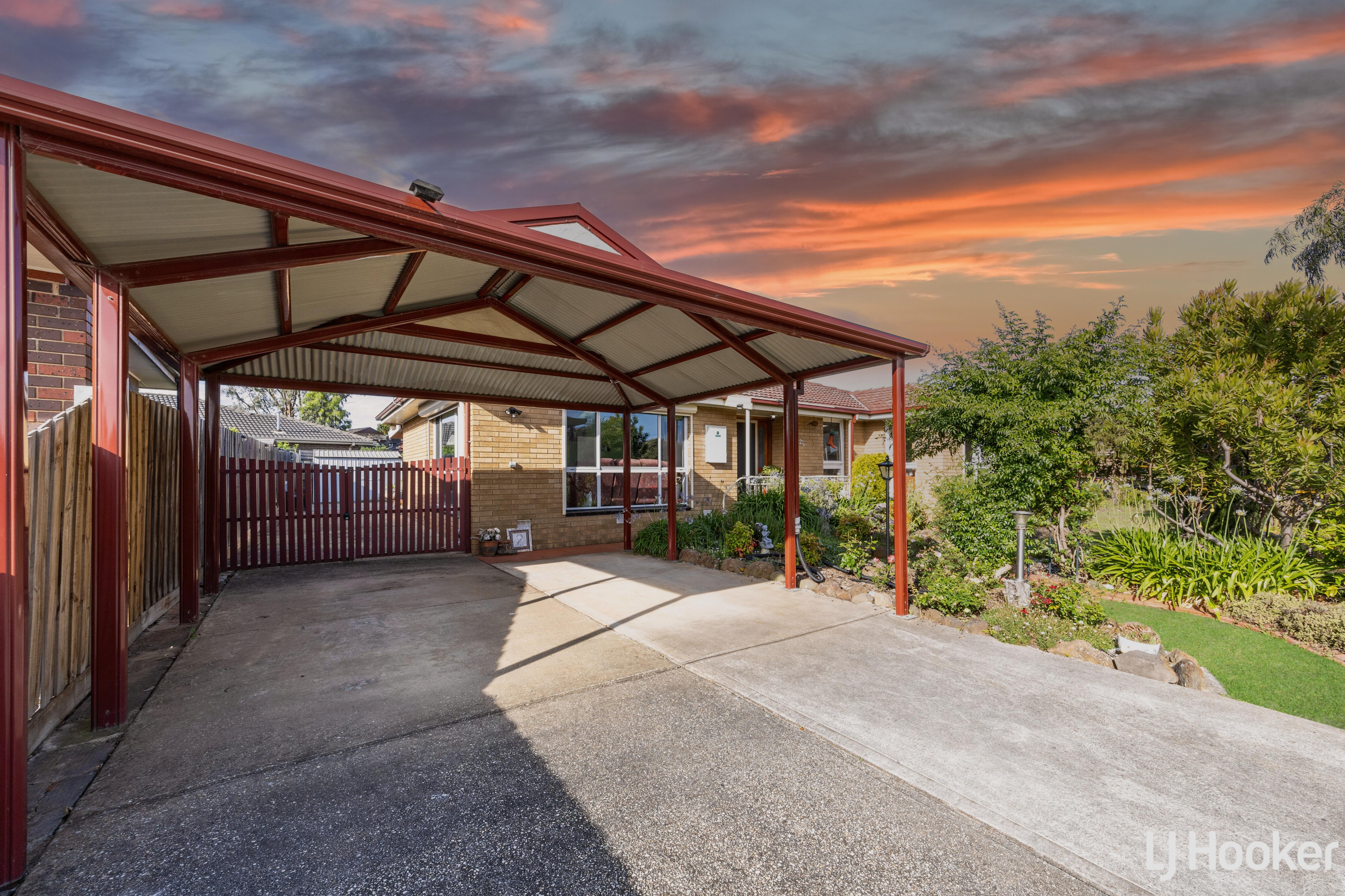 2 LARAINE PL, MELTON WEST VIC 3337, 0 chambres, 0 salles de bain, House