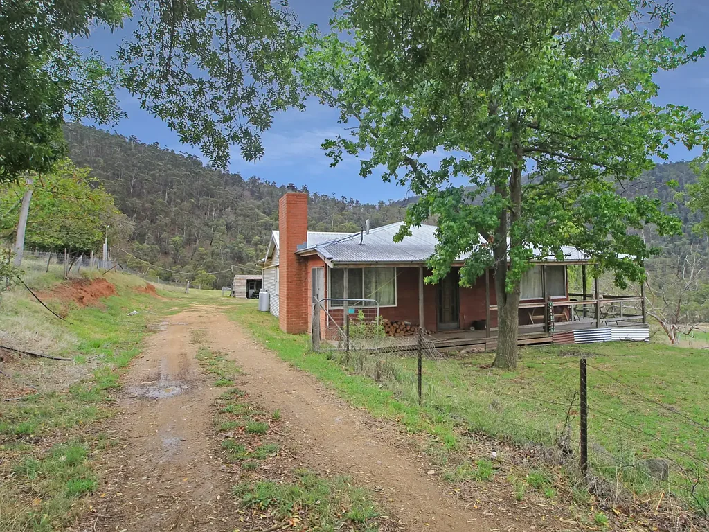 Omeo COUNTRY LIVING ON 10 ACRES