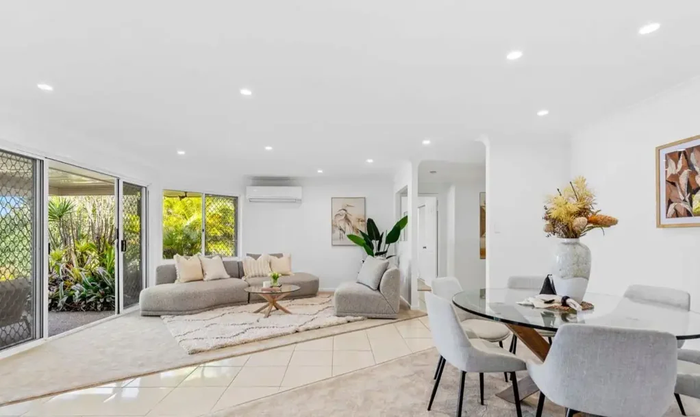 Waterfront Living in the Heart of Burleigh Waters
