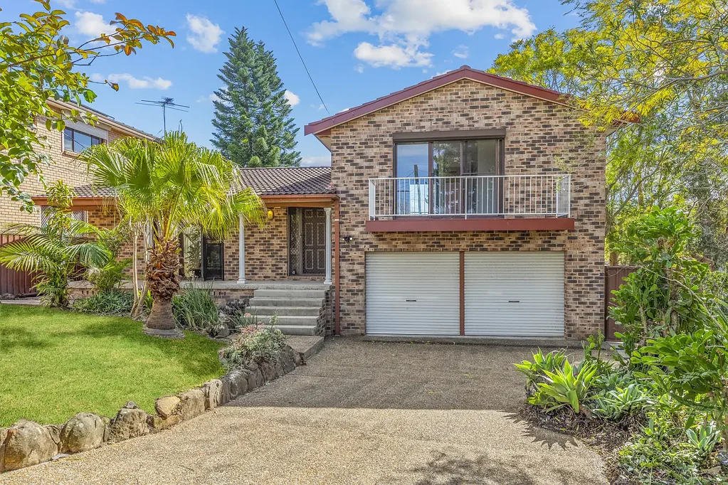 Winston Hills 4Habitaciones A Beloved Family Home on 571.7sqm | Generous Proportions | Exclusive Parkland Backdrop | North-to-Rear Aspect