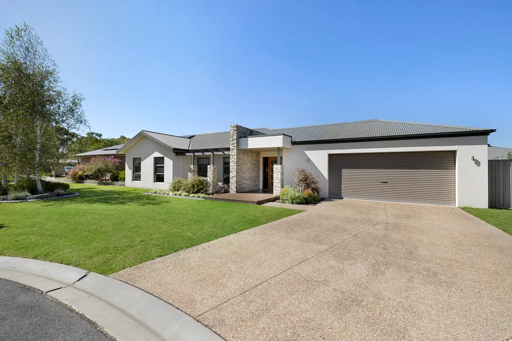 10 Glebe Drive, Sale, VIC 3850